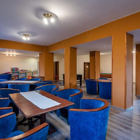 Hotel Poludnica Liptovský Mikuláš エクステリア 写真