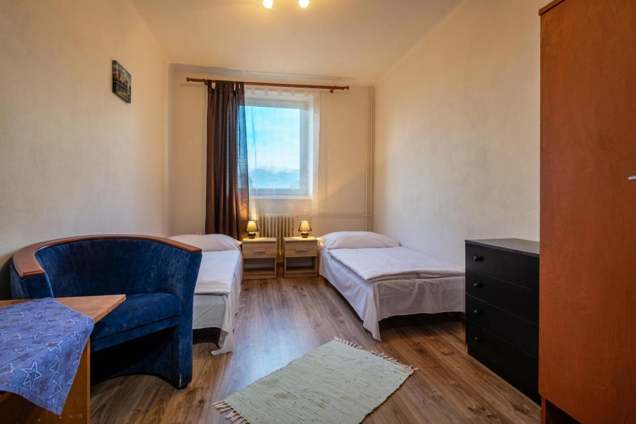 Hotel Poludnica Liptovský Mikuláš エクステリア 写真