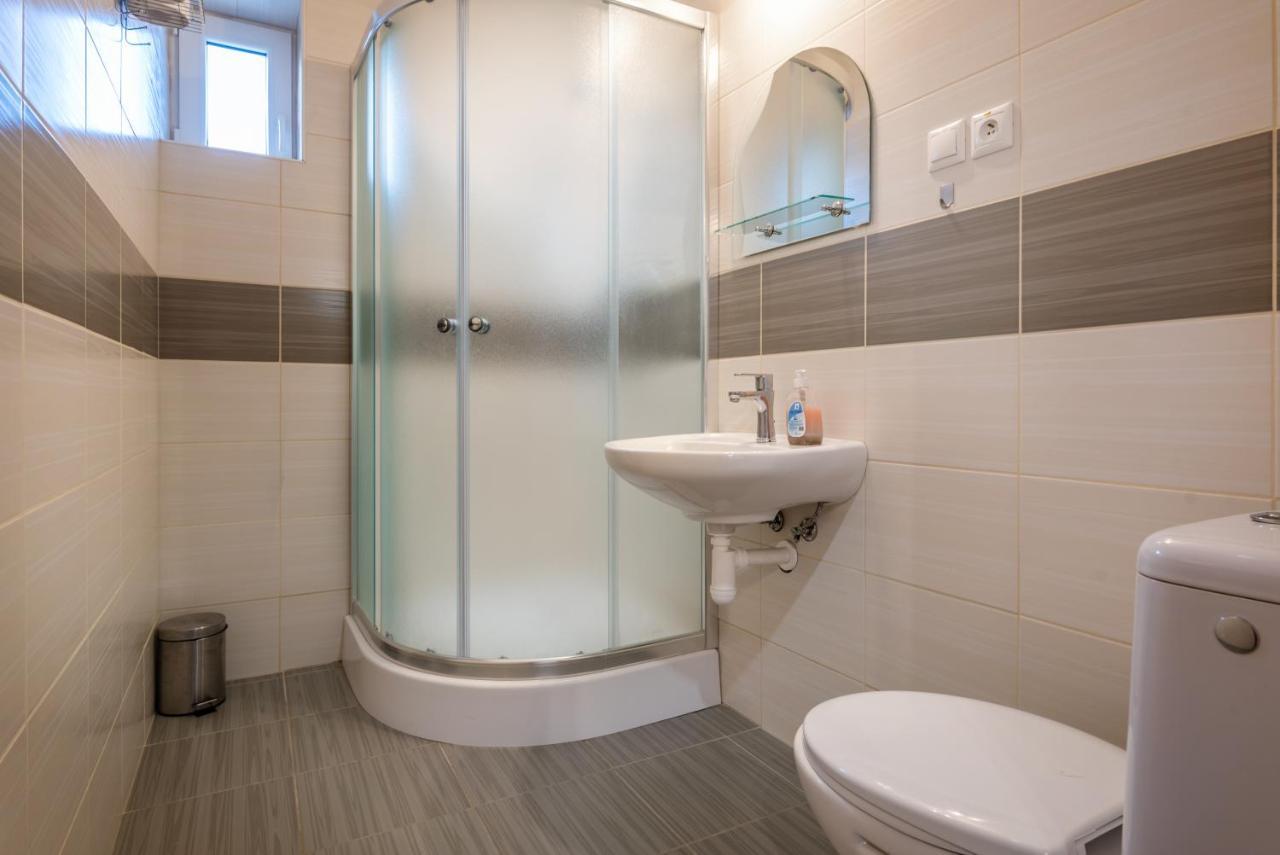Hotel Poludnica Liptovský Mikuláš エクステリア 写真